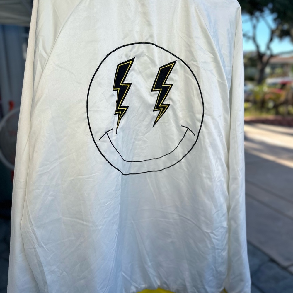 White Pullover With Lightning Bolt - image 4